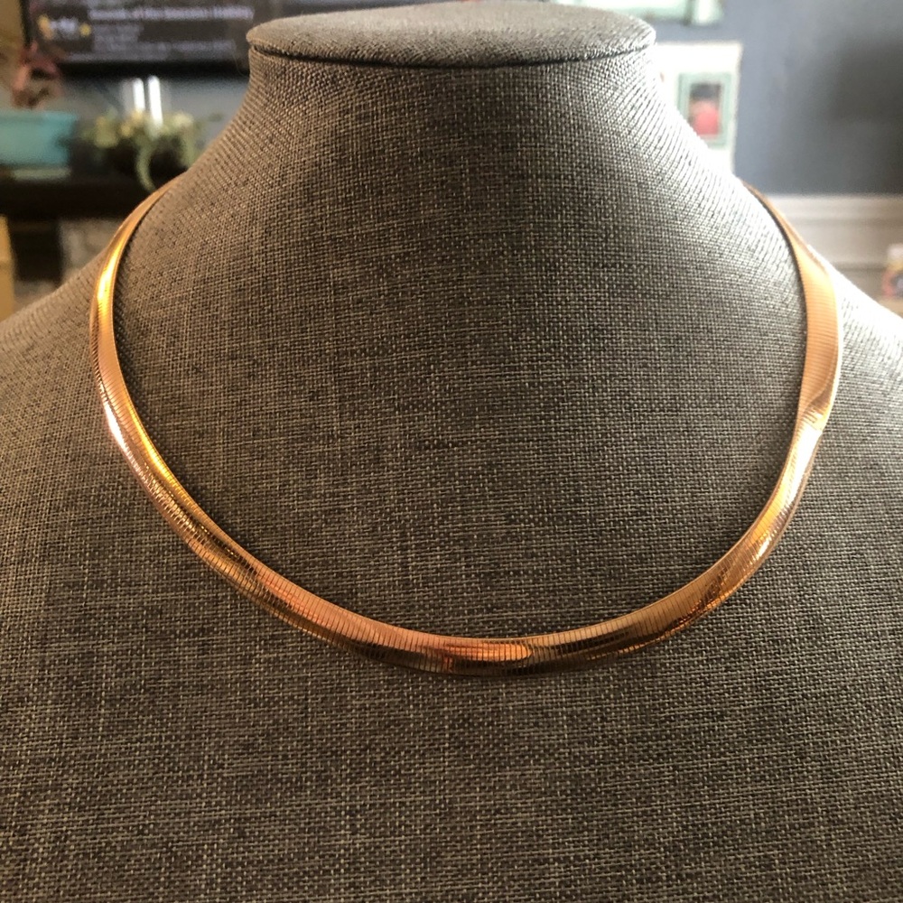 Sleek Gold Necklace